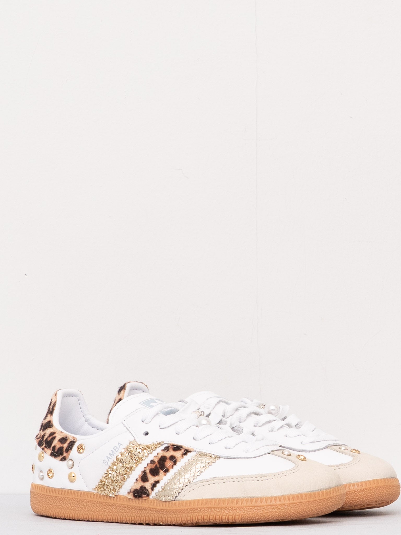 ZAPATO DORADO DE SAMBA DE SEDDYS