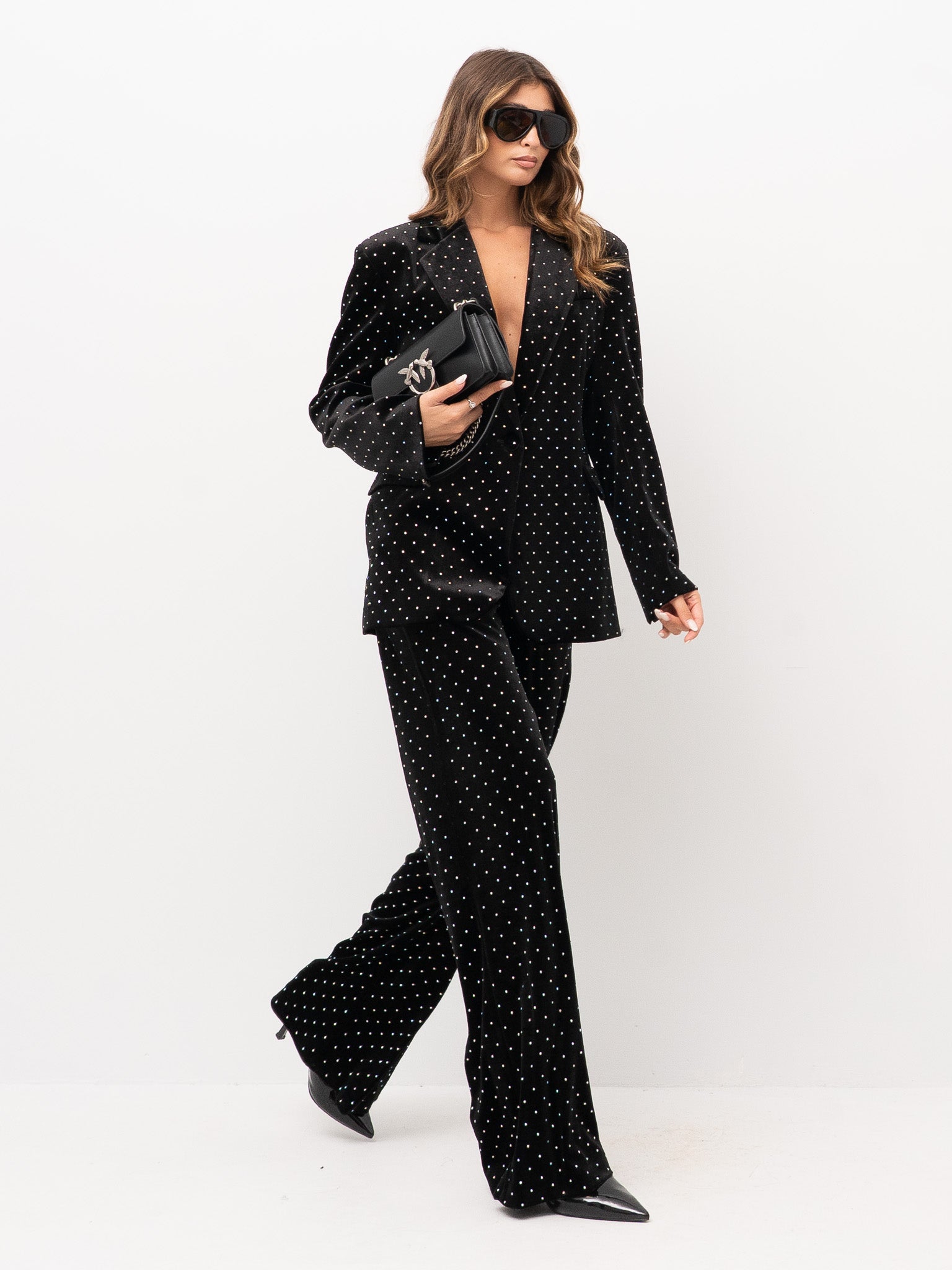 TRAJE ACTUAL GI001038+PA003008
