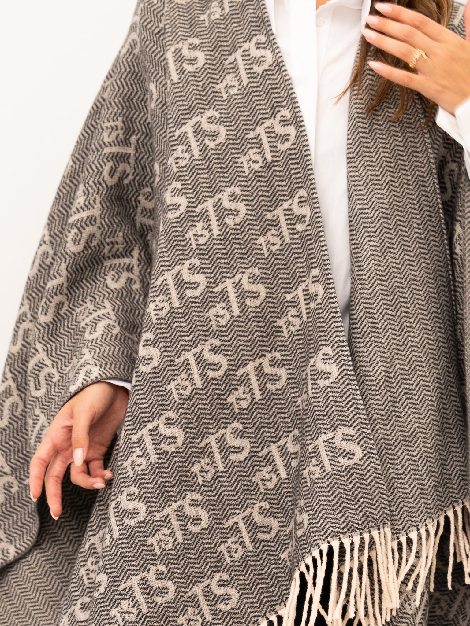 PONCHO TWINSET MILANO 262TA4330