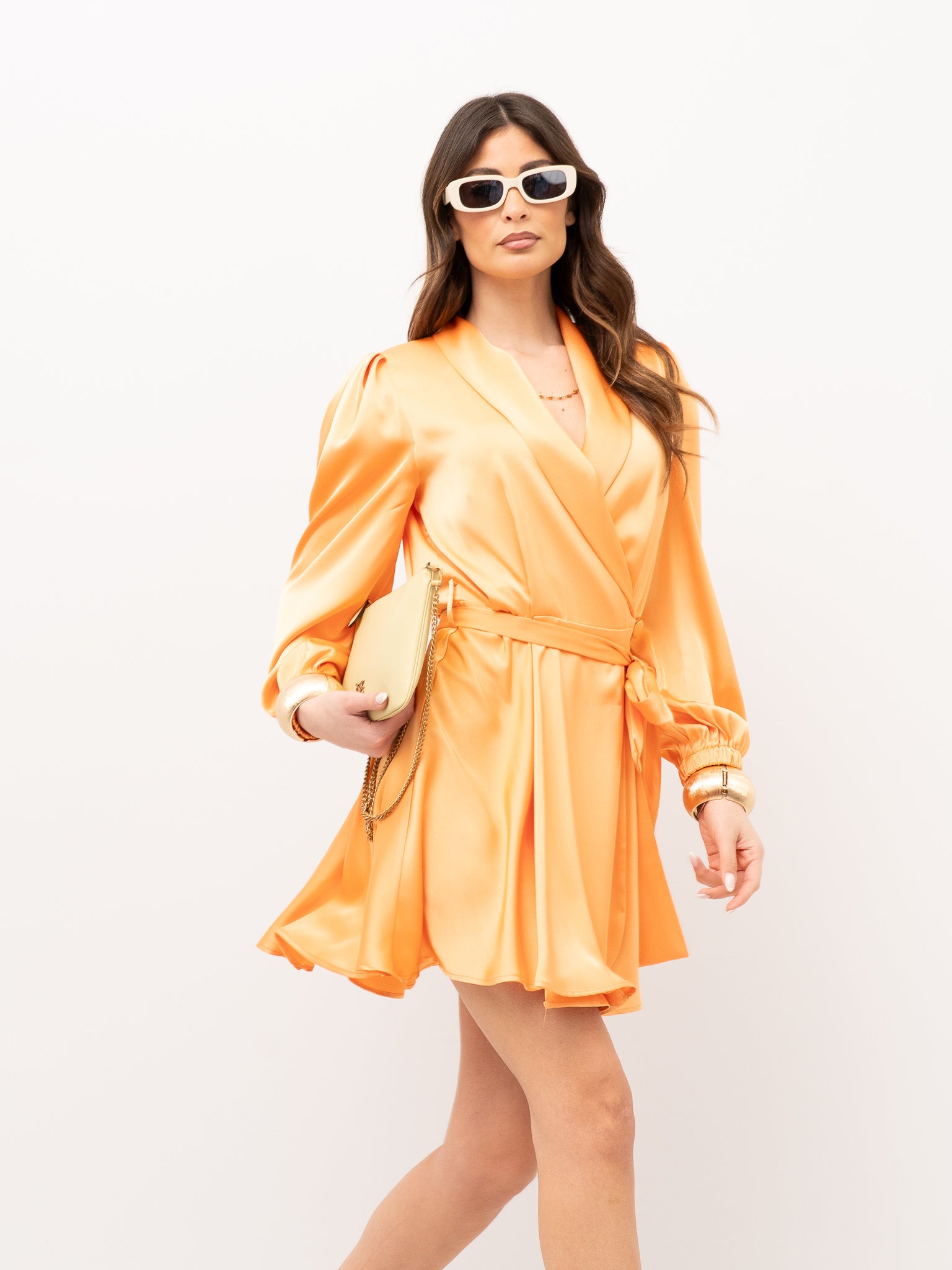TRAJE SILENCE LIMITED AB4238