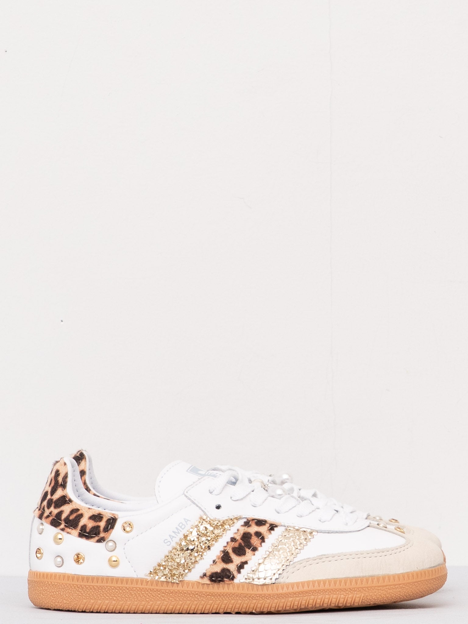 ZAPATO DORADO DE SAMBA DE SEDDYS