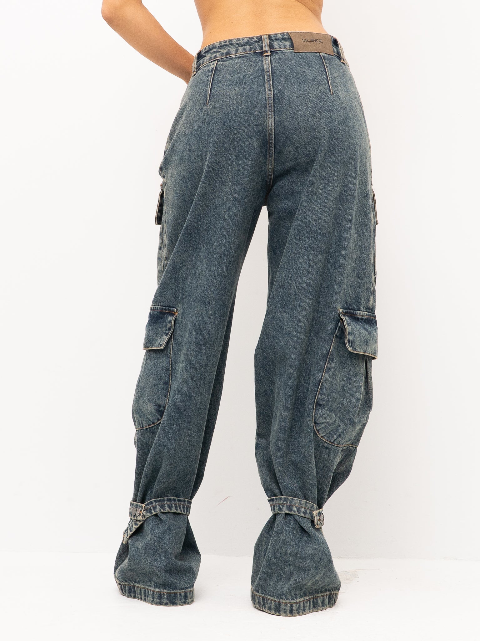 JEANS SILENCE LIMITED J016